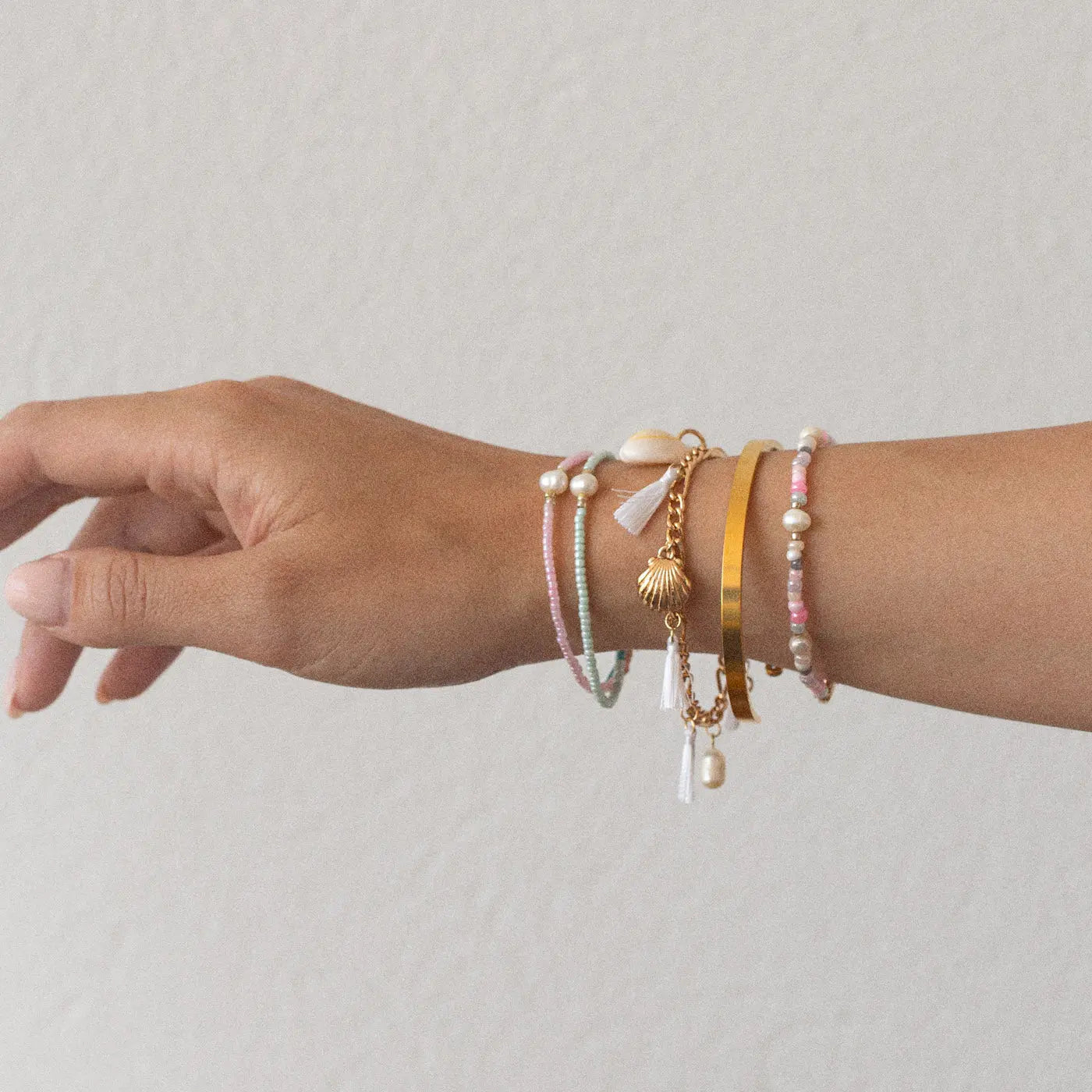 Alba - Bracciale in macramè con perline e perle