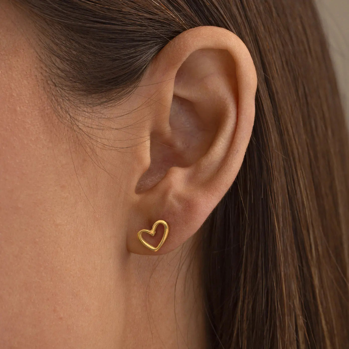 Sarah - cuore Outline Stud Earring acciaio inossidabile