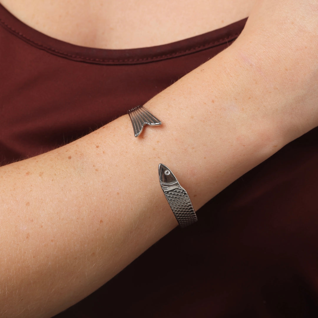 Erle - Bracciale rigido per pesce in acciaio inox