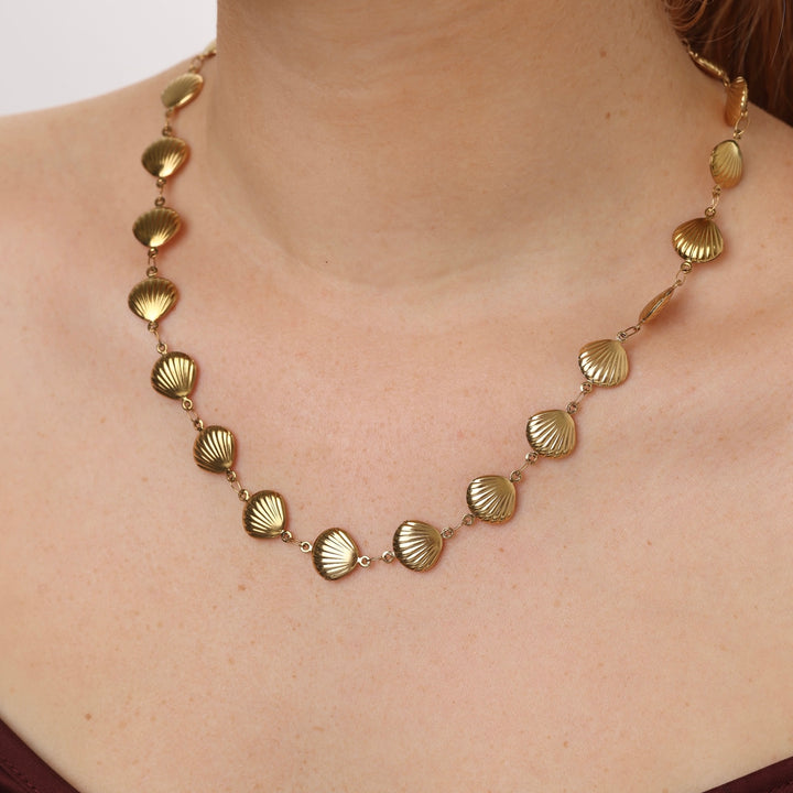 Estrid - Collana con conchiglia in acciaio inossidabile | Timi of Sweden
