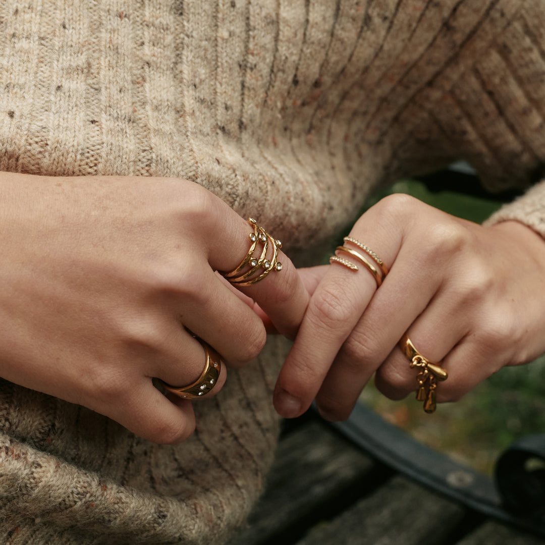 Bahi – Crystal Wrap Ring in Stainless Steel | Timi of Sweden