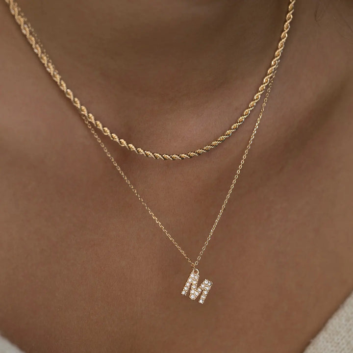 Collana a catena intrecciata