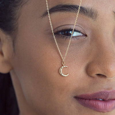 Collana con luna martellata