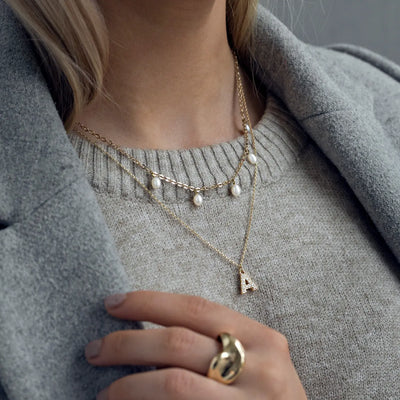 Collana con lettera di cristallo in acciaio inossidabile