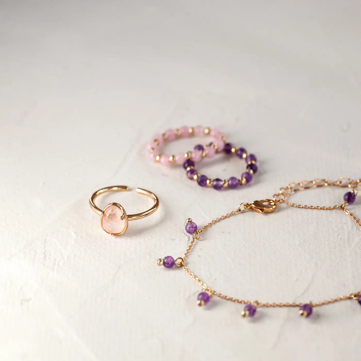 Anello di perline di pietra