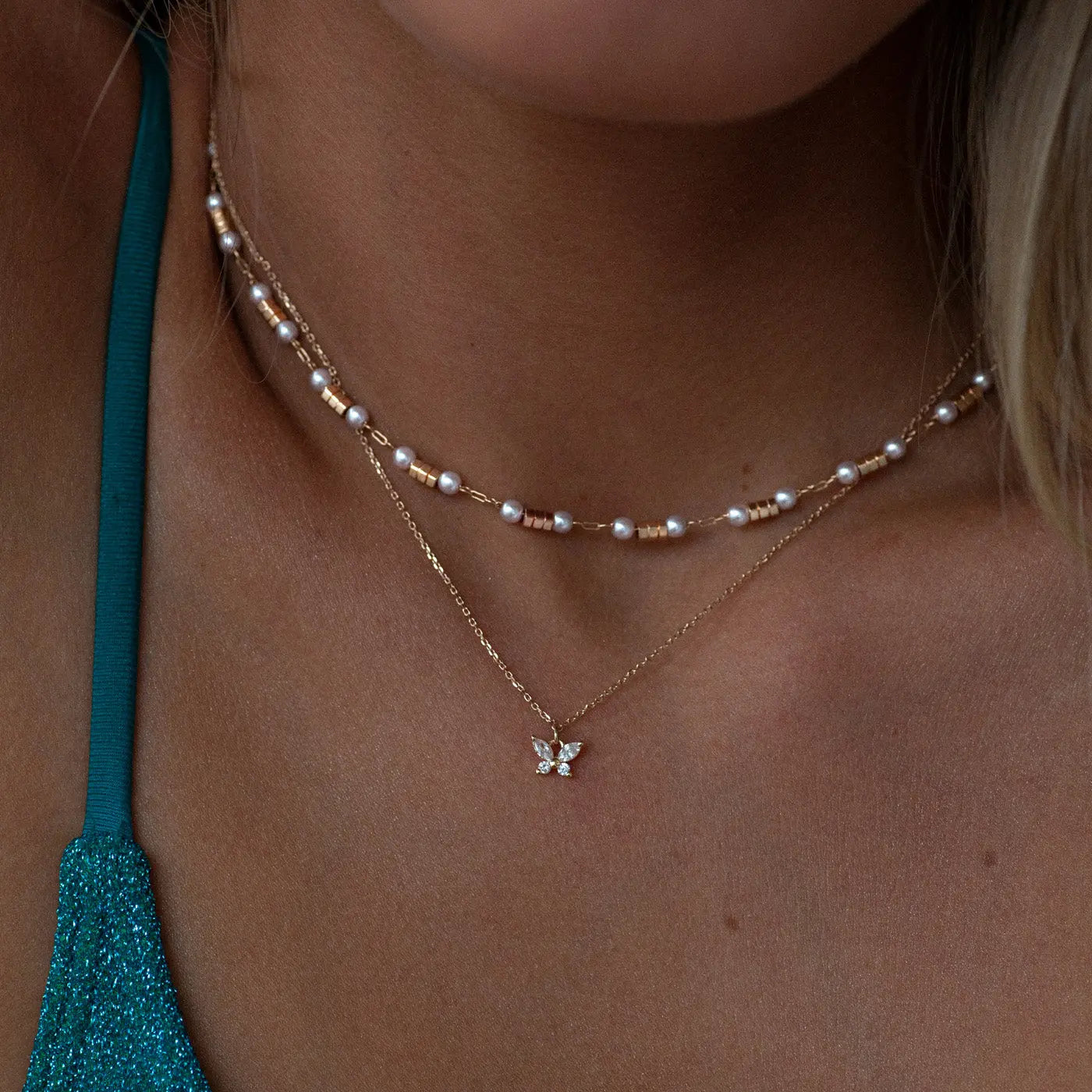 Leah - Collana con farfalla in cristallo bianco