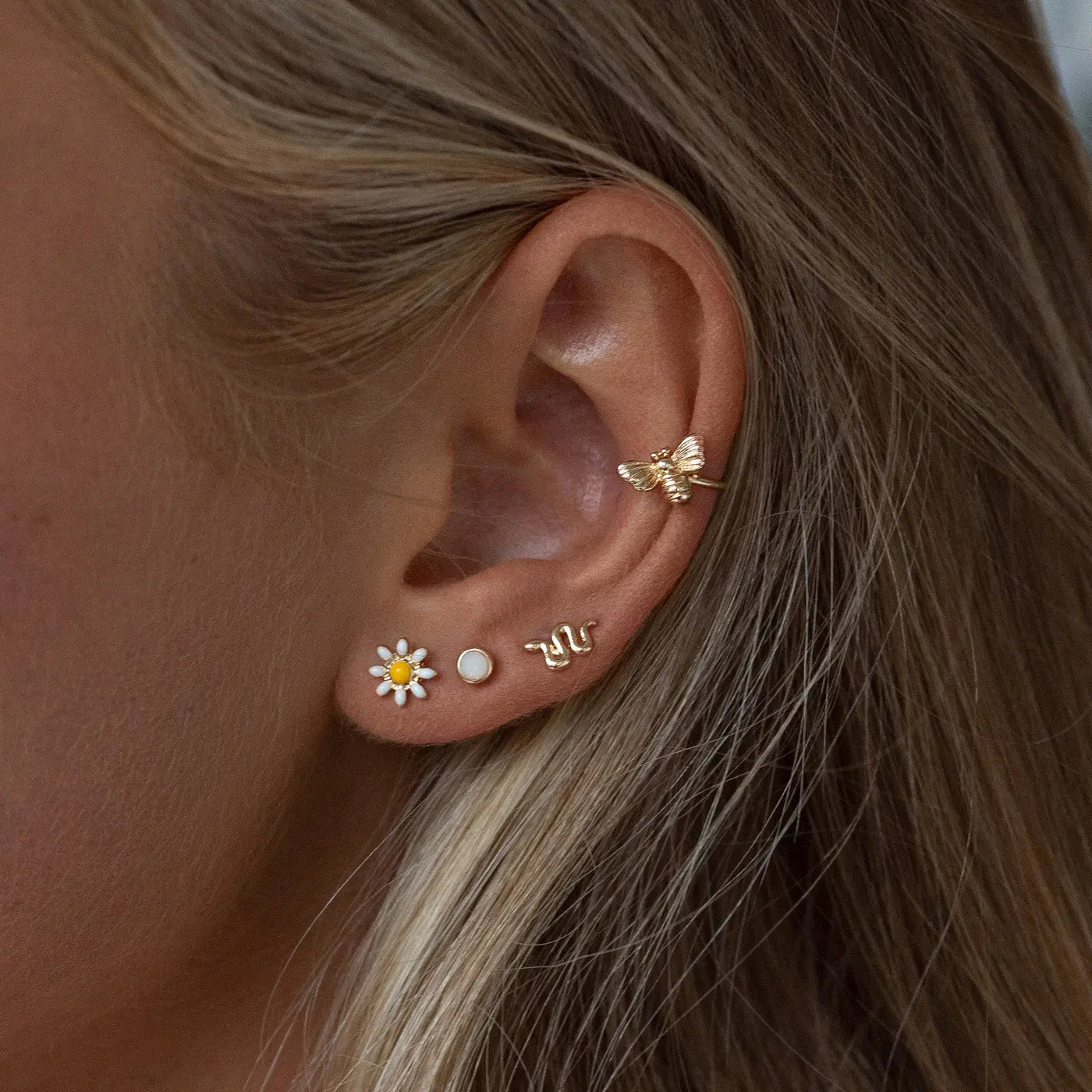 Doris - Daisy Flower Enamel Orecchini Stud